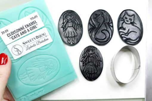 Cloisonne Enamel - Cats and a Girl #21804