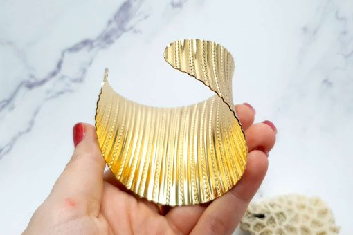 Bracelet metal base stripes pattern, golden color #23409