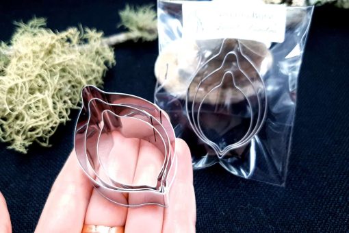 3 Stainless steel petal shape cutters #27367