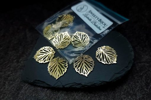 4 small leafs charms for earrings, golden color #27270