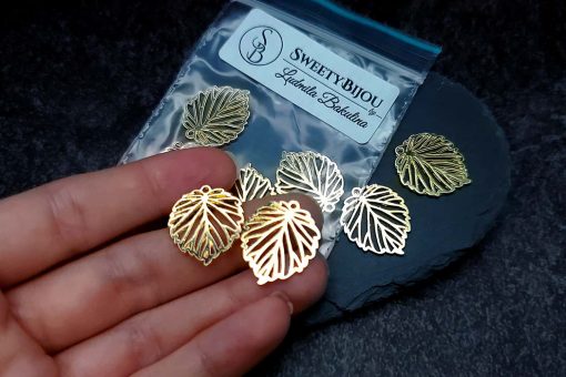 4 small leafs charms for earrings, golden color #27274