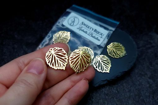 4 small leafs charms for earrings, golden color #27276
