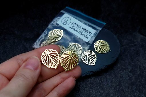 4 small leafs charms for earrings, golden color #27279