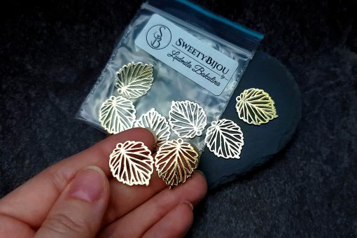 4 small leafs charms for earrings, golden color #27282