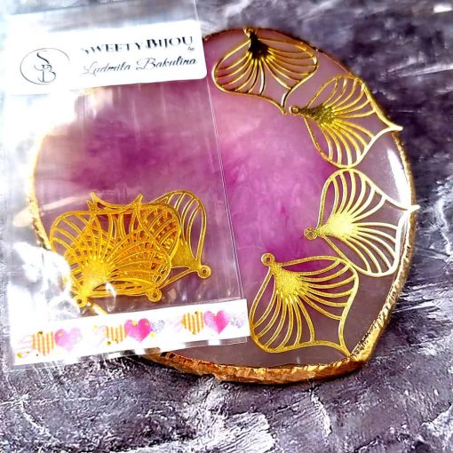 4 Raw Brass Charms "Golden Palm Leafs" #33975