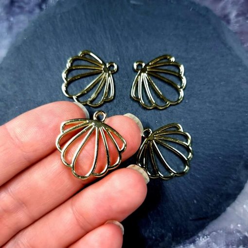 4 Glossy Golden color Charms "Shells" #34004