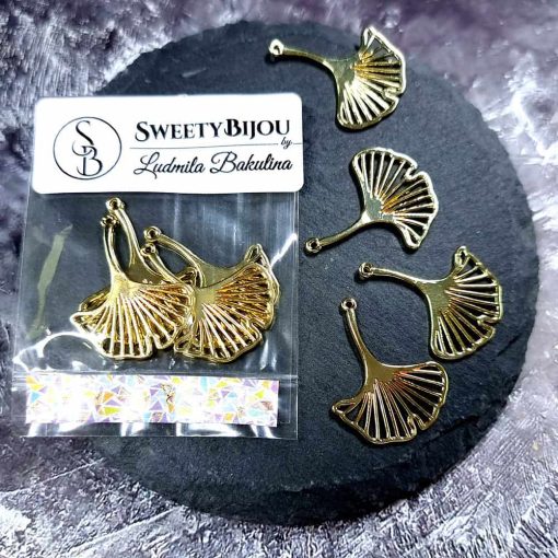 4 Glossy Golden color Charms "Gingko Leaves" #34007
