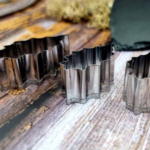 3 Cutters of Poinsettia Leafs #52591