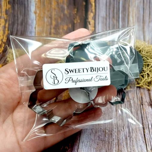 3 Cutters of Flowers #52598